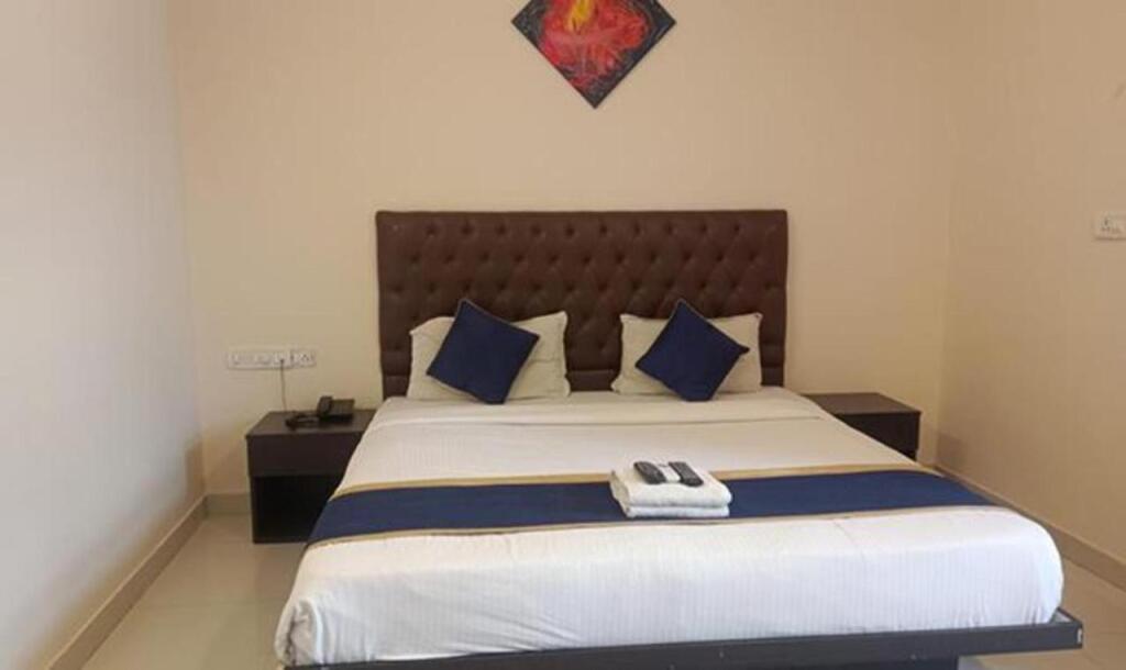 Бангалор: FabHotel Prime Leela Park