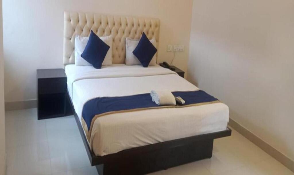 Бангалор: FabHotel Prime Leela Park