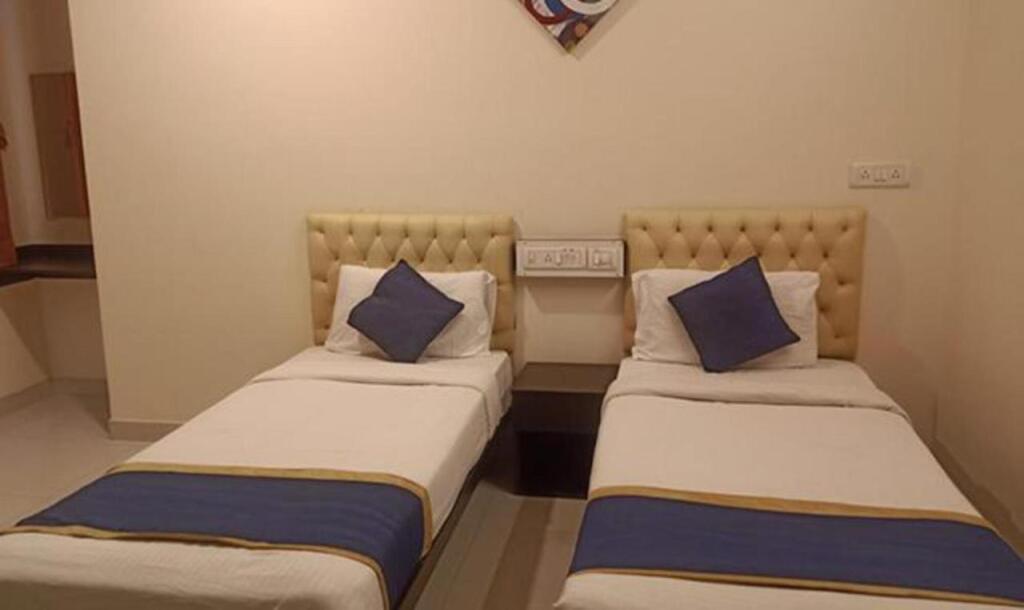 Бангалор: FabHotel Prime Leela Park