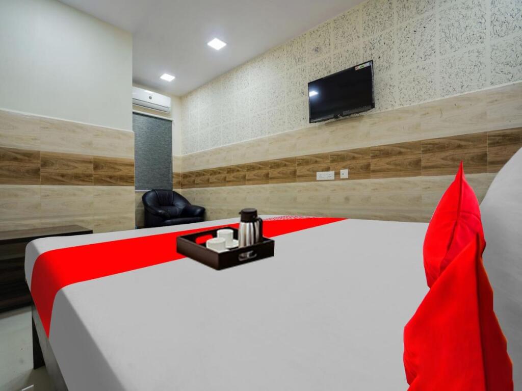 Виджаявада: OYO Flagship 804922 Seera Suites
