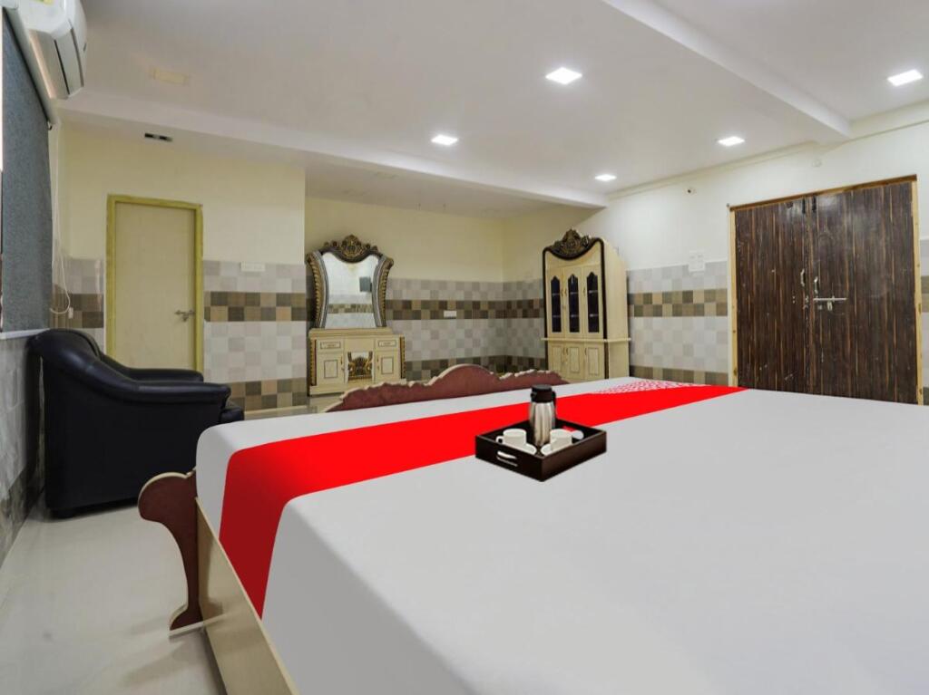 Виджаявада: OYO Flagship 804922 Seera Suites