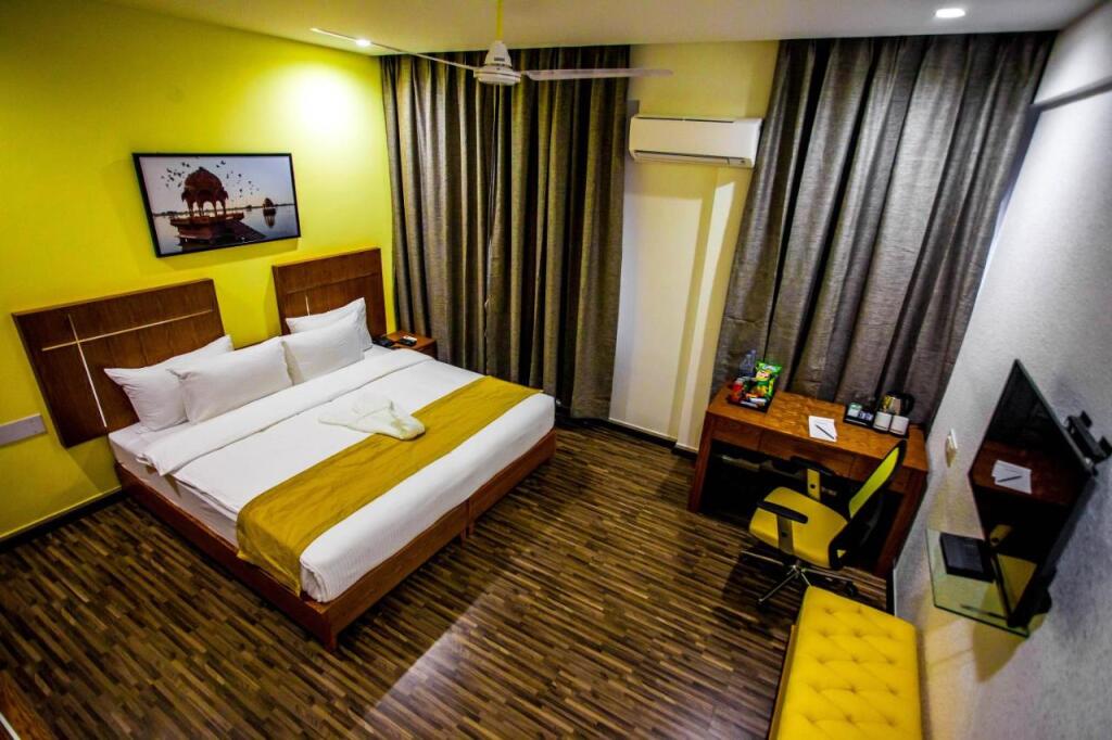 Бангалор: Northern Suites @ E Block