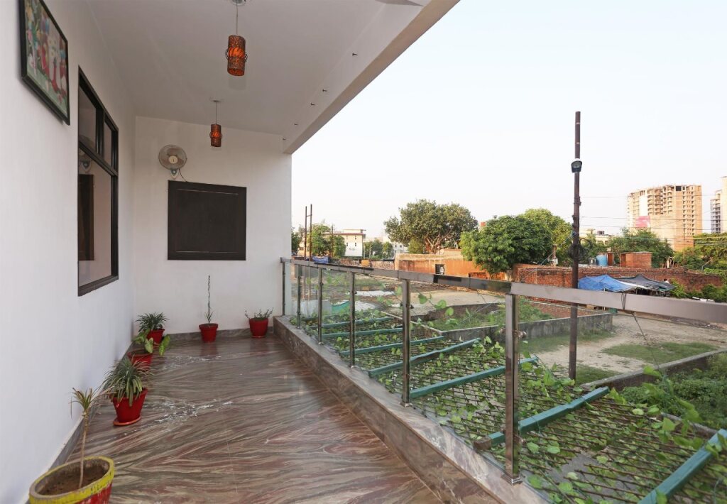Агра: Hotel Taj Niwas by OYO Rooms