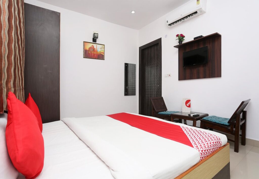 Агра: Hotel Taj Niwas by OYO Rooms