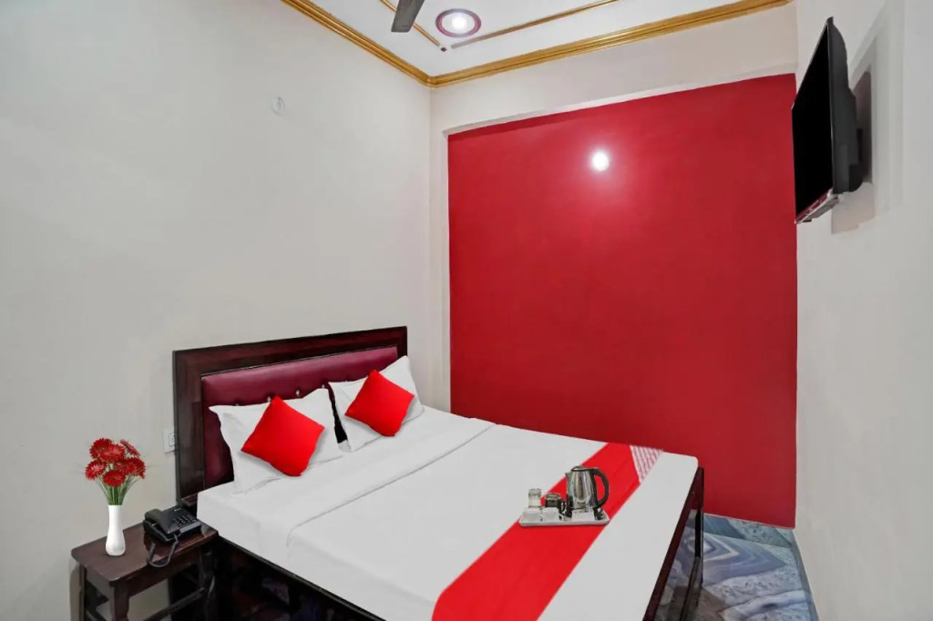 Барейлли: OYO Flagship 701007 Star Guest House