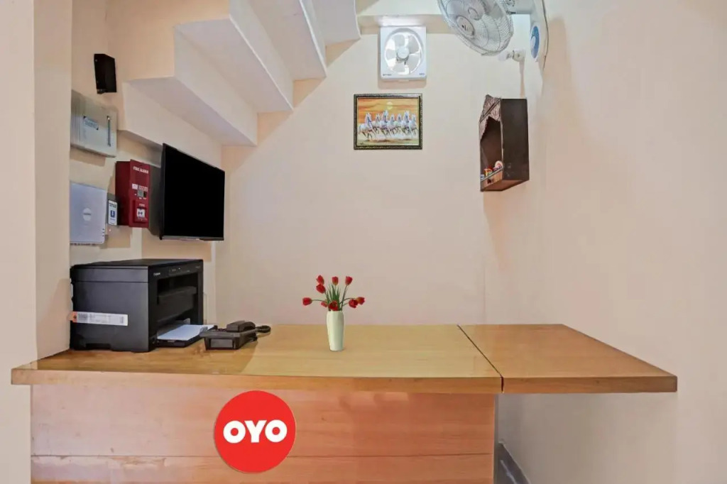 Барейлли: OYO Flagship 701007 Star Guest House