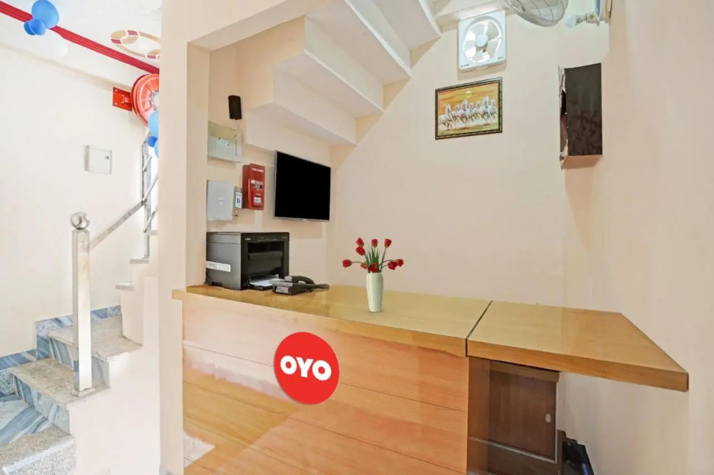 Барейлли: OYO Flagship 701007 Star Guest House