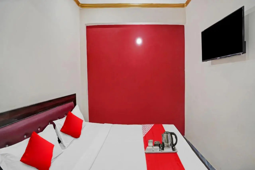 Барейлли: OYO Flagship 701007 Star Guest House