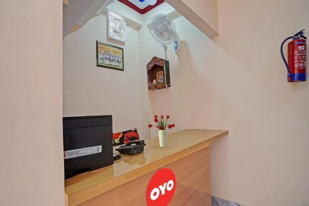 Барейлли: OYO Flagship 701007 Star Guest House