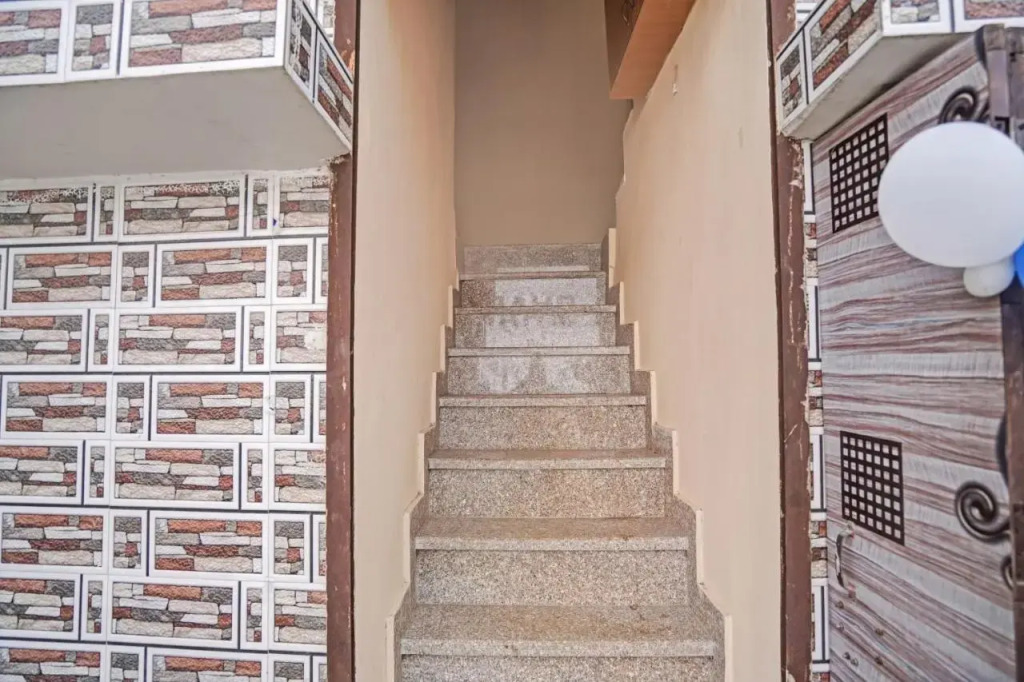 Барейлли: OYO Flagship 701007 Star Guest House