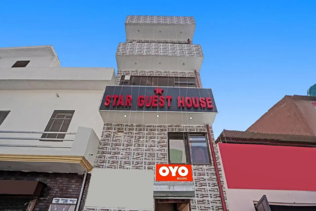 Барейлли: OYO Flagship 701007 Star Guest House
