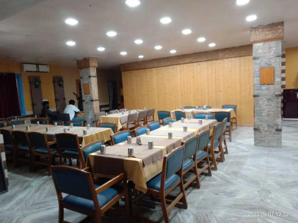 Бармер: POP 90621 Hotel Vedant
