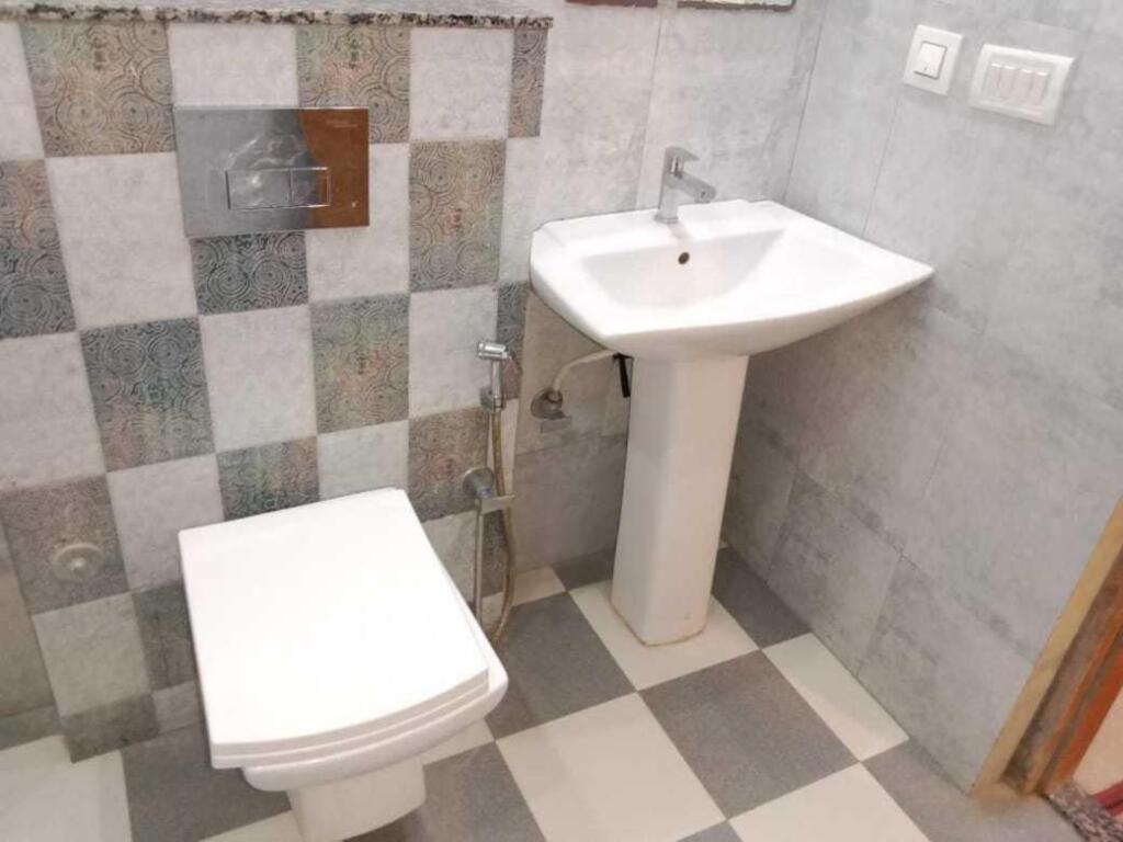 Бармер: POP 90621 Hotel Vedant