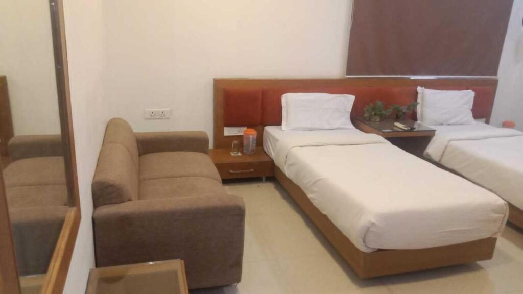 Бармер: POP 90621 Hotel Vedant