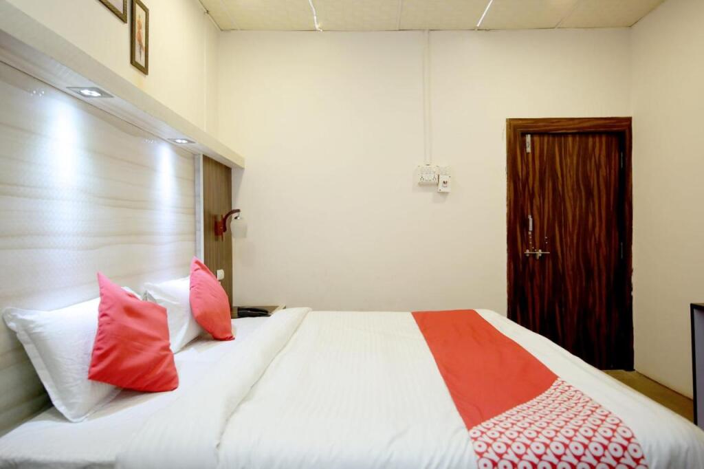 Бедагхат: Collection O 29245 Hotel E Square
