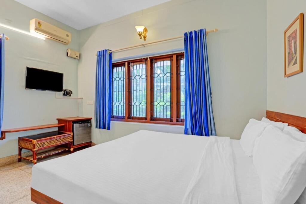 Тируванантапурам: OYO Flagship 805186 Hotel Adara Residency