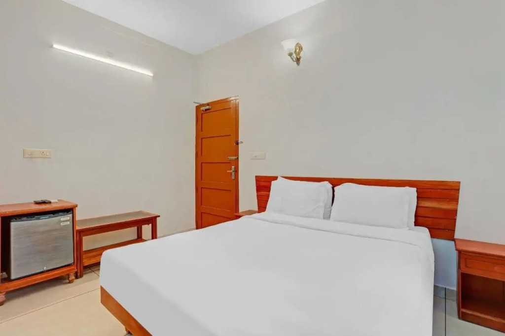 Тируванантапурам: OYO Flagship 805186 Hotel Adara Residency