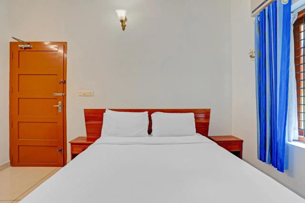 Тируванантапурам: OYO Flagship 805186 Hotel Adara Residency