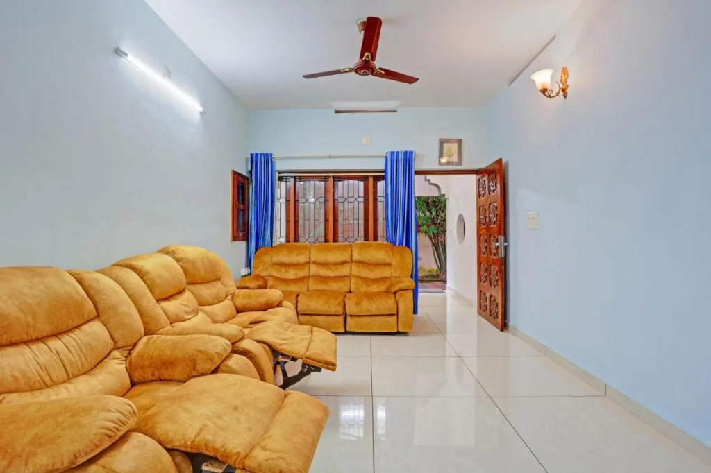 Тируванантапурам: OYO Flagship 805186 Hotel Adara Residency