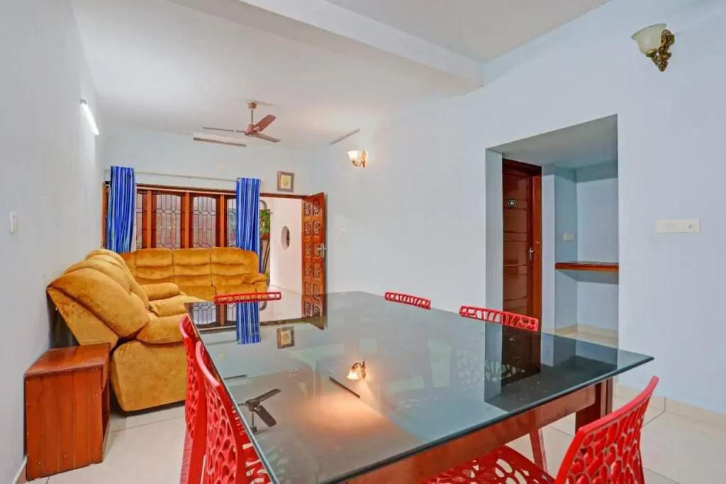 Тируванантапурам: OYO Flagship 805186 Hotel Adara Residency