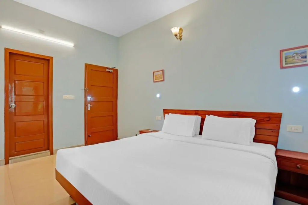 Тируванантапурам: OYO Flagship 805186 Hotel Adara Residency
