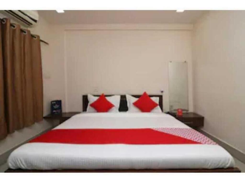 Бхопал: Collection O 703288 Hotel Shree Ji