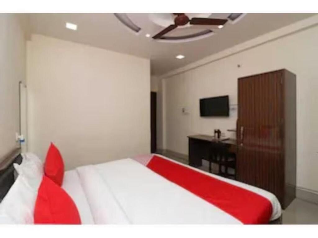Бхопал: Collection O 703288 Hotel Shree Ji