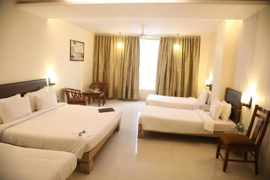 Бхопал: Hotel Kanha’s Palm Springs