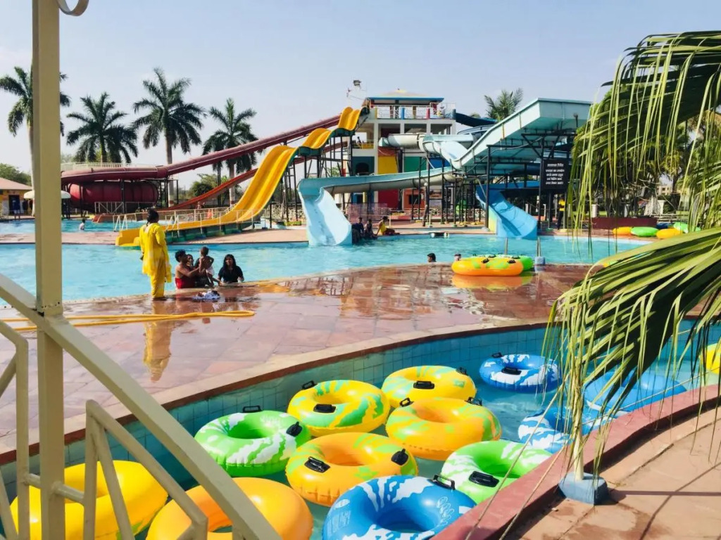 Бхопал: Hotel Kanha’s Palm Springs