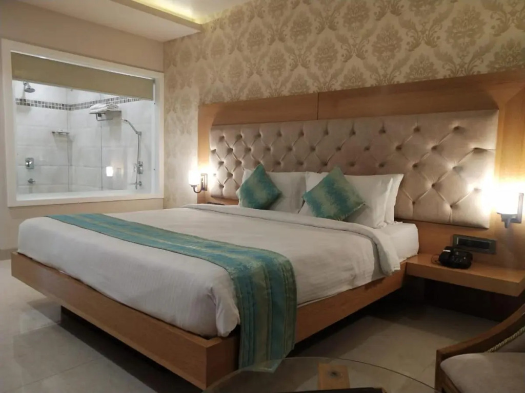 Бхопал: Hotel Kanha’s Palm Springs