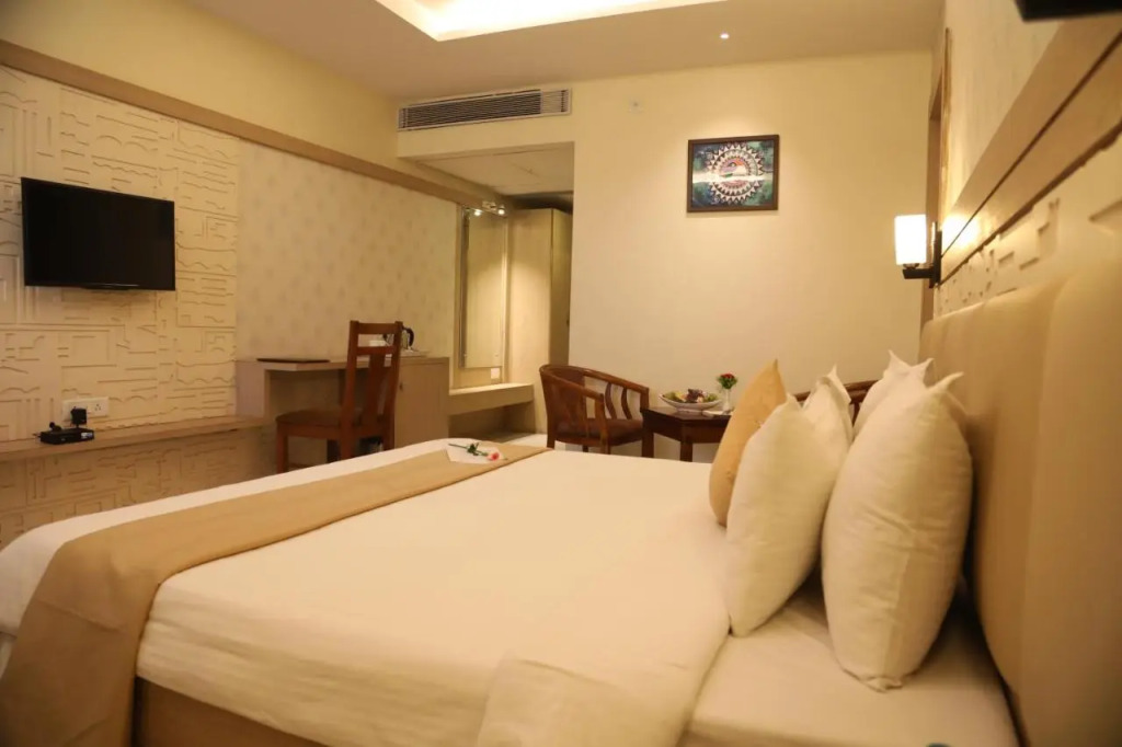 Бхопал: Hotel Kanha’s Palm Springs