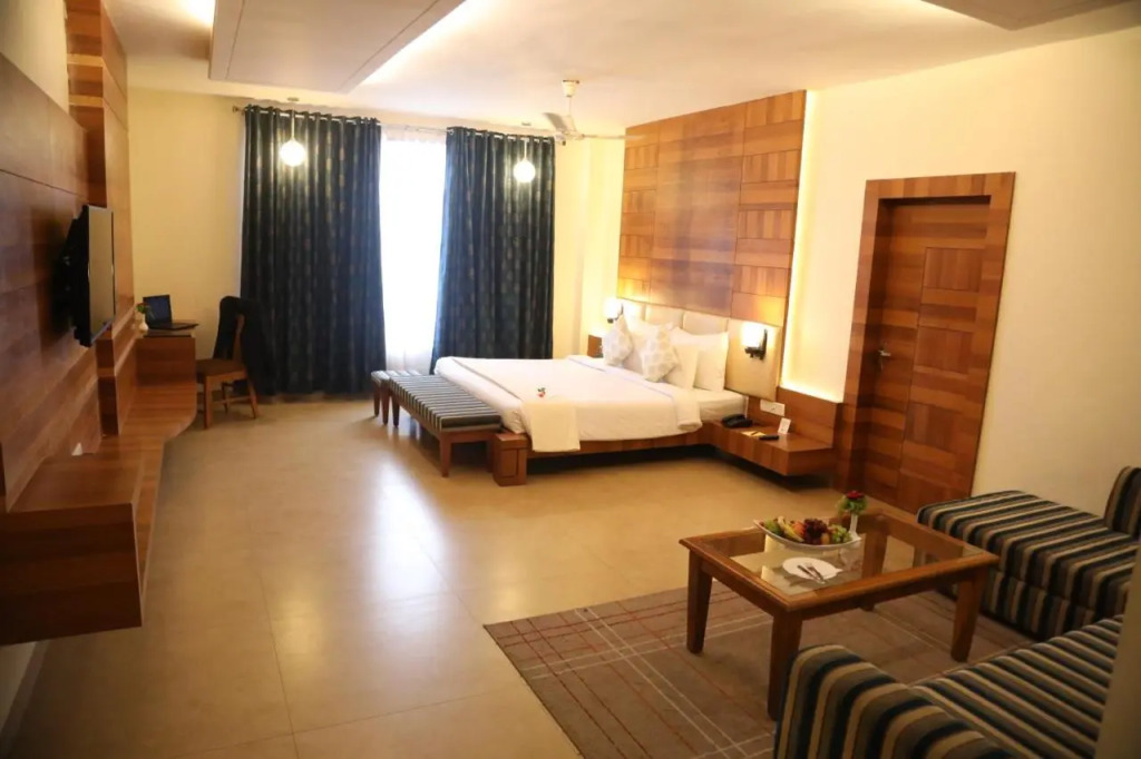 Бхопал: Hotel Kanha’s Palm Springs