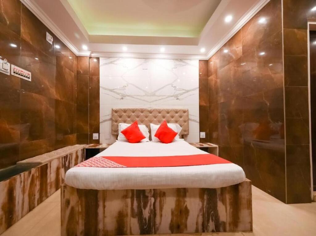 Бхубанешвар: Oyo Flagship 806008 Hotel New Athiti Nivas