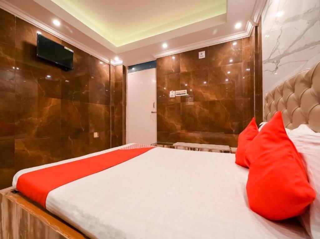 Бхубанешвар: Oyo Flagship 806008 Hotel New Athiti Nivas
