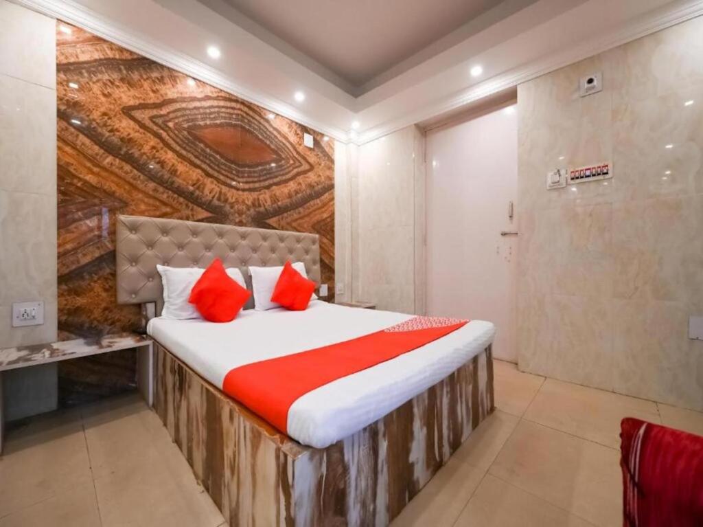Бхубанешвар: Oyo Flagship 806008 Hotel New Athiti Nivas