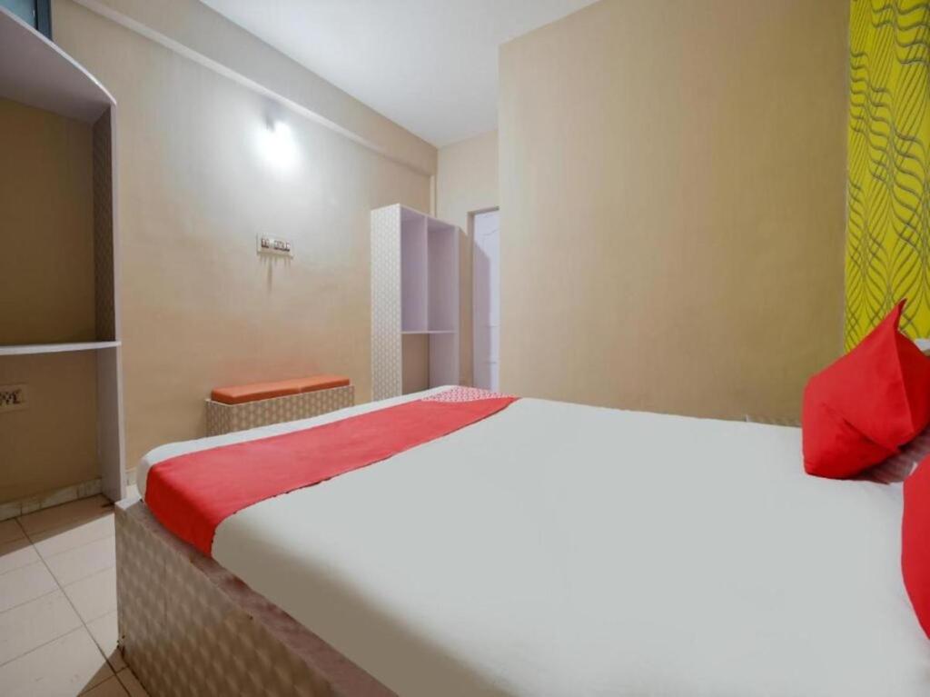 Бхубанешвар: Oyo Flagship 806008 Hotel New Athiti Nivas