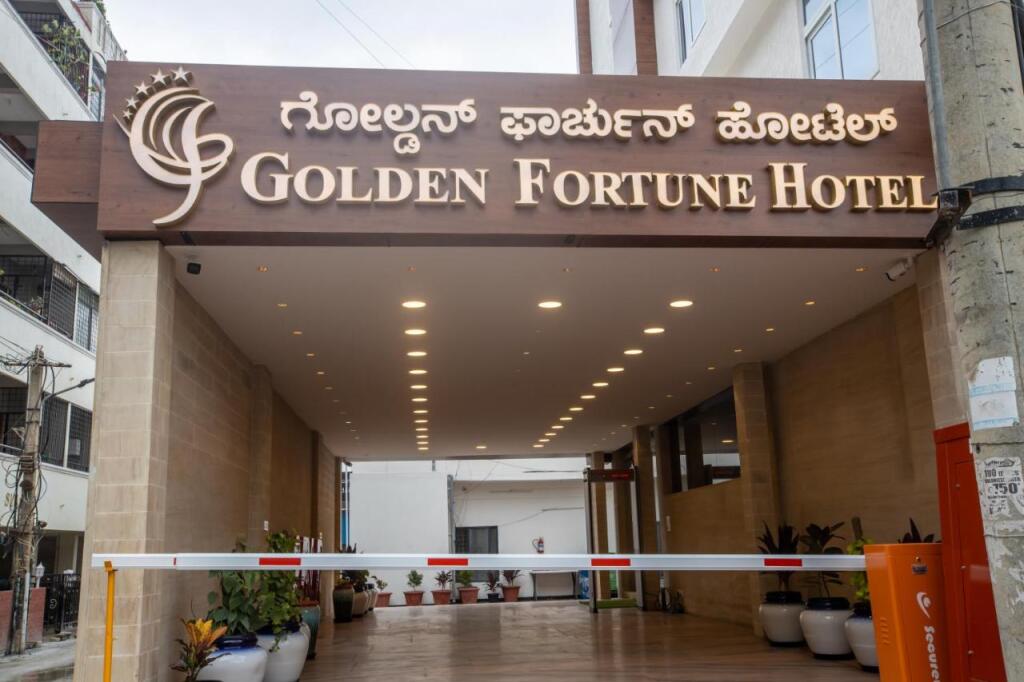 Бангалор: Golden Fortune Hotel