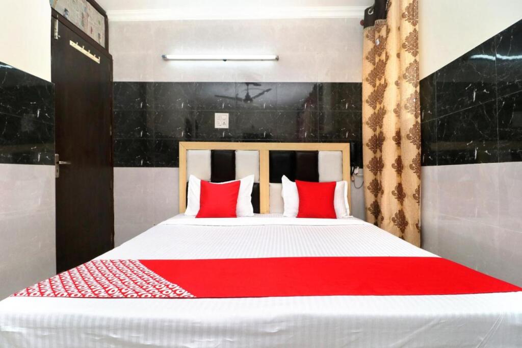 Чандигарх: OYO Flagship 701551 Hotel New Diamond