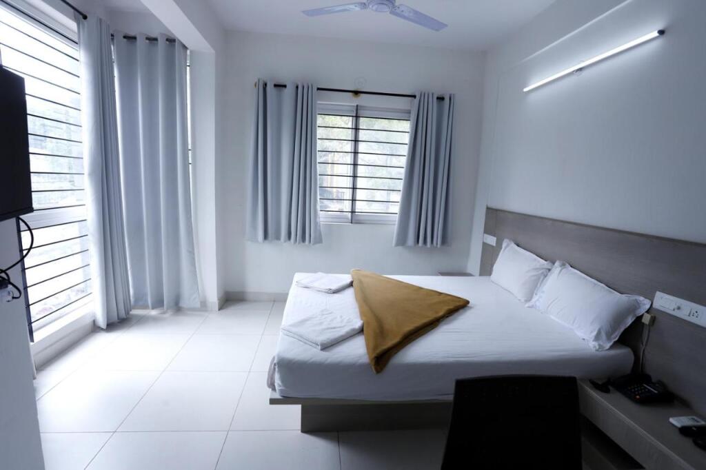 Бангалор: Hotel Gurudev Residency