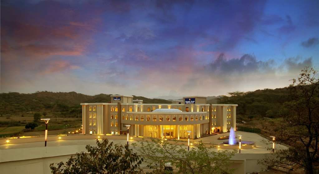 Чандигарх: Golden Tulip Chandigarh - Panchkula