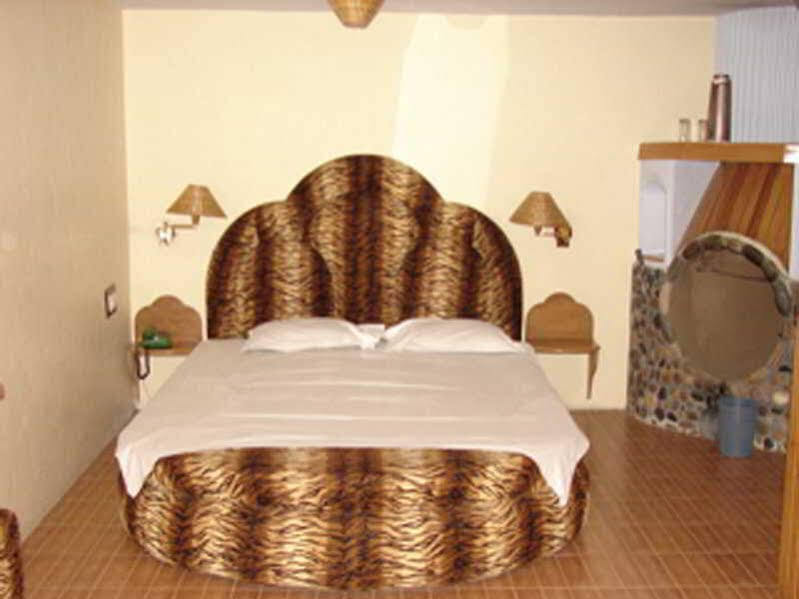 Дела: Quality Inn The Den