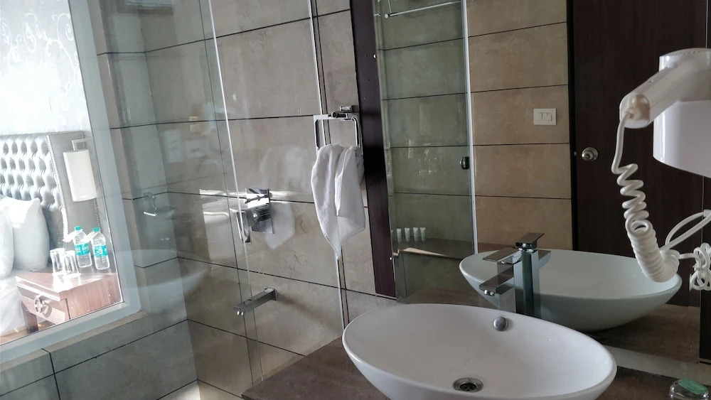 Кангра: Best Western Indraprastha Resort And Spa