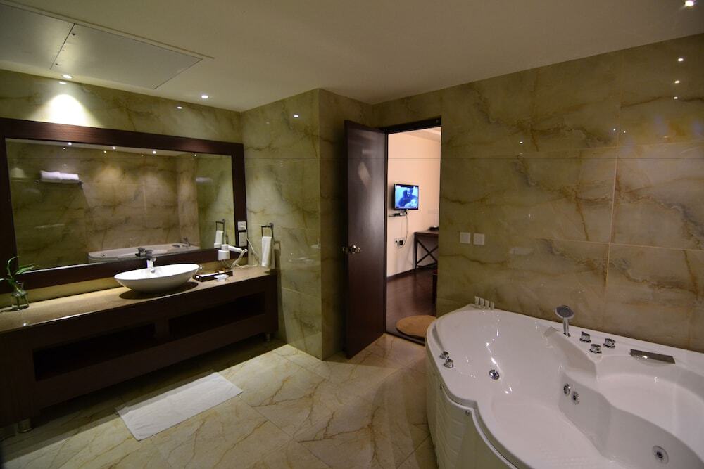 Кангра: Best Western Indraprastha Resort And Spa
