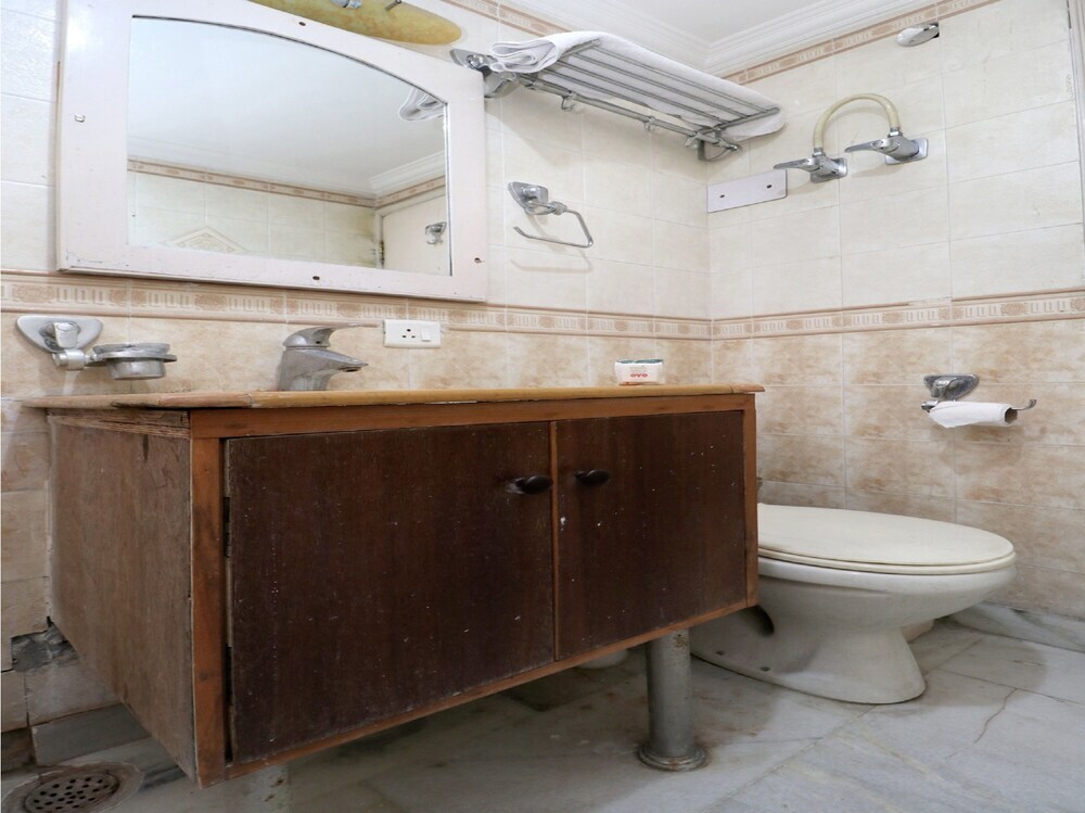 Джаландхар: Oyo 3504 Vivek International Hotel