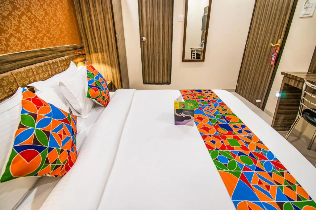 Мумбаи: Orange Suites By FabHotel