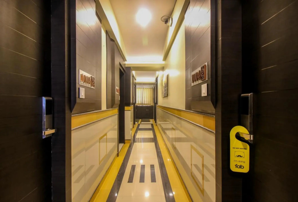 Тхане: Hotel Times Square by FabHotels