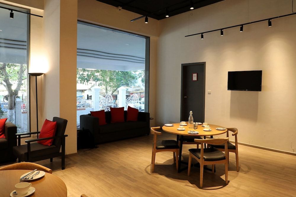 Мумбаи: OYO Townhouse 21 Bombay Exhibition Centre