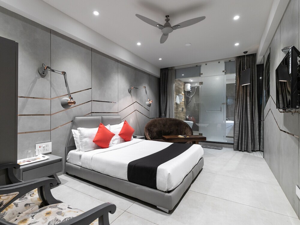 Сурат: Oyo 1386 Hotel Welcome Palace