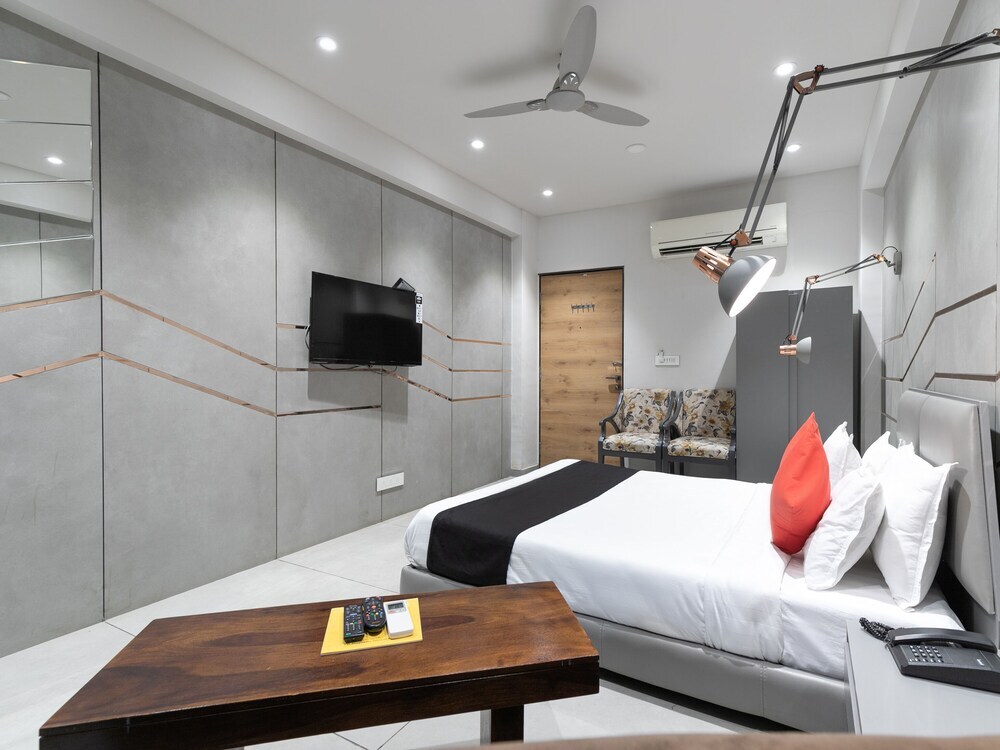 Сурат: Oyo 1386 Hotel Welcome Palace