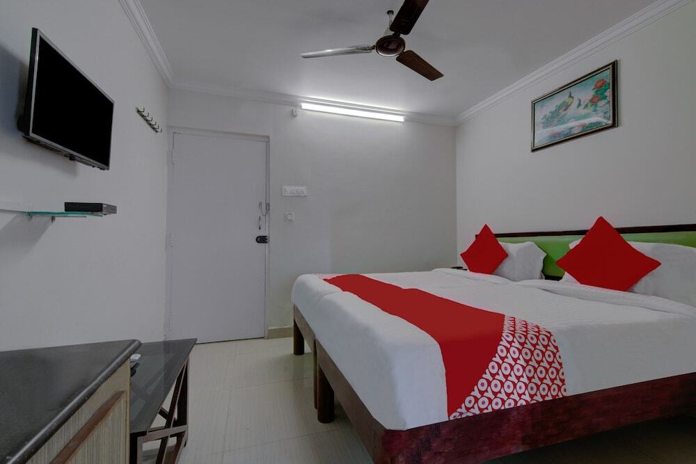 Висакхапатнам: Oyo 14323 Anupama Hotel